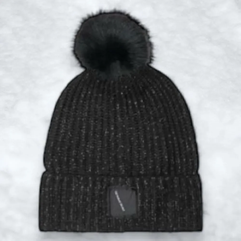 VICTORIA’S SECRET Women’s Ribbed Knit Metallic Pom Beanie Hat